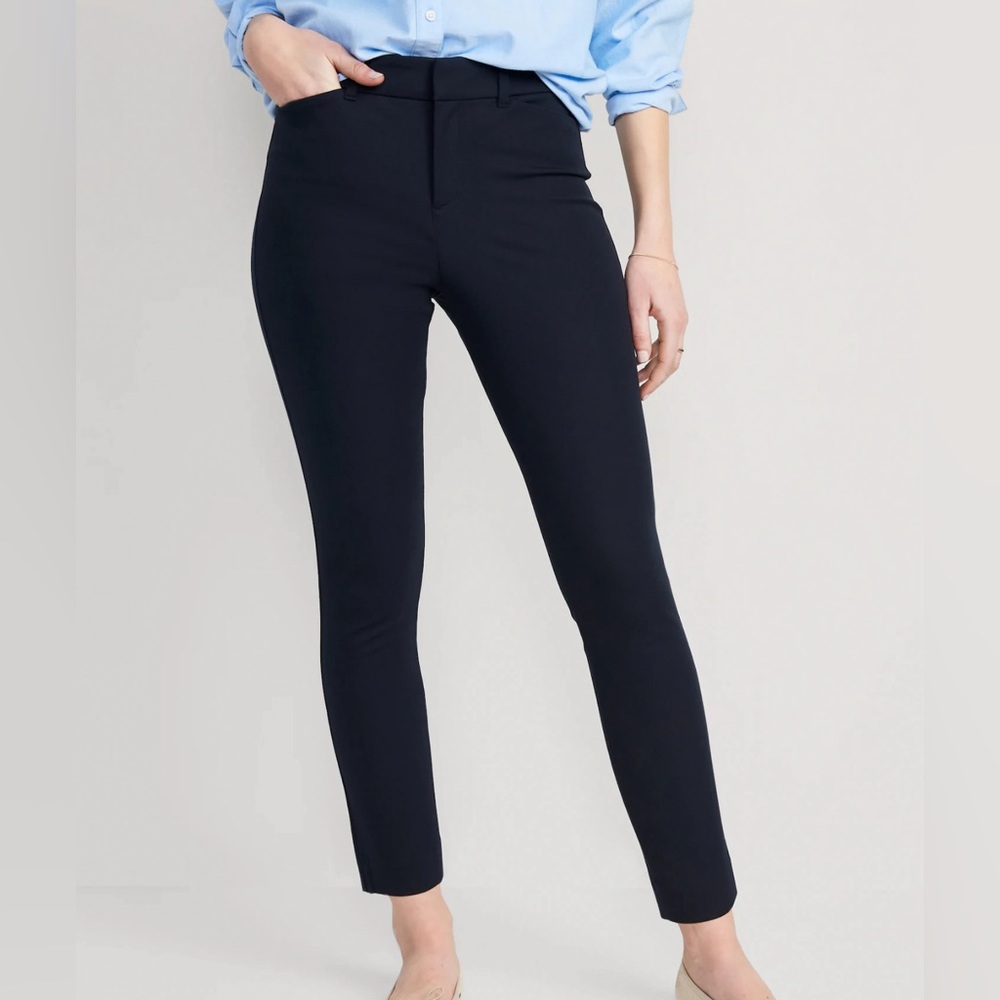 Black dress pants, high-rise, women’s size 6